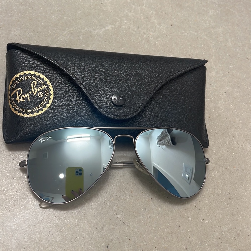 Ray-Ban glasses, hardly warn. In great condition 😊